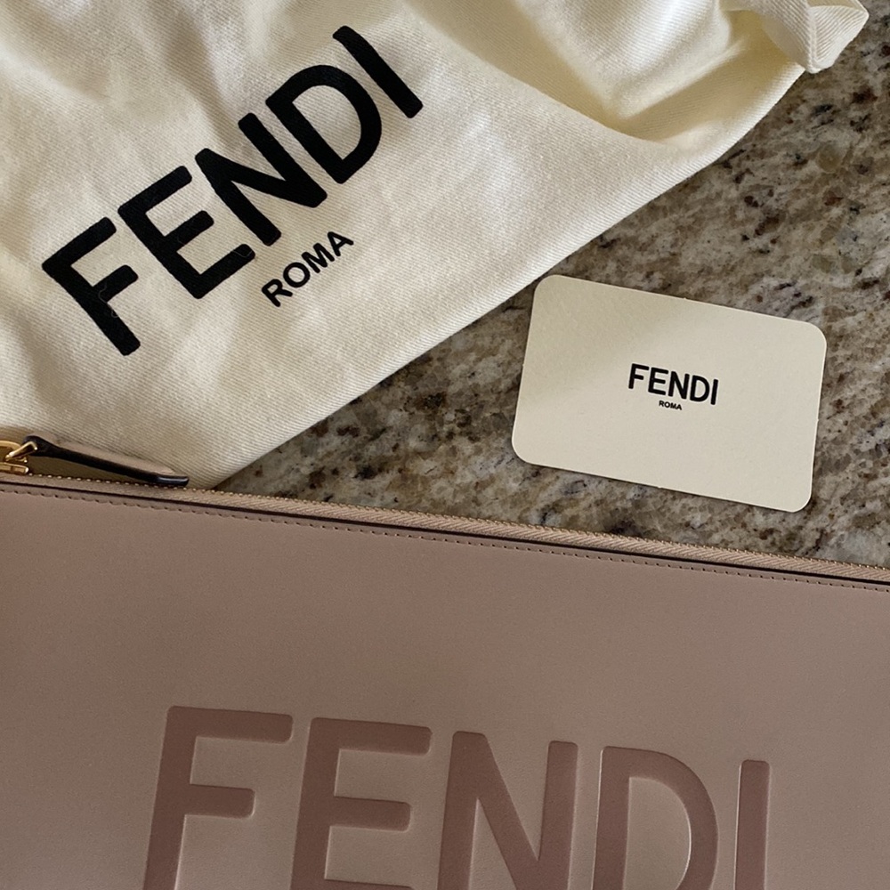 fendi medium pouch - Picture 5 of 12